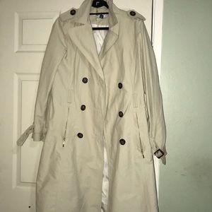 Trench coat:rain coat